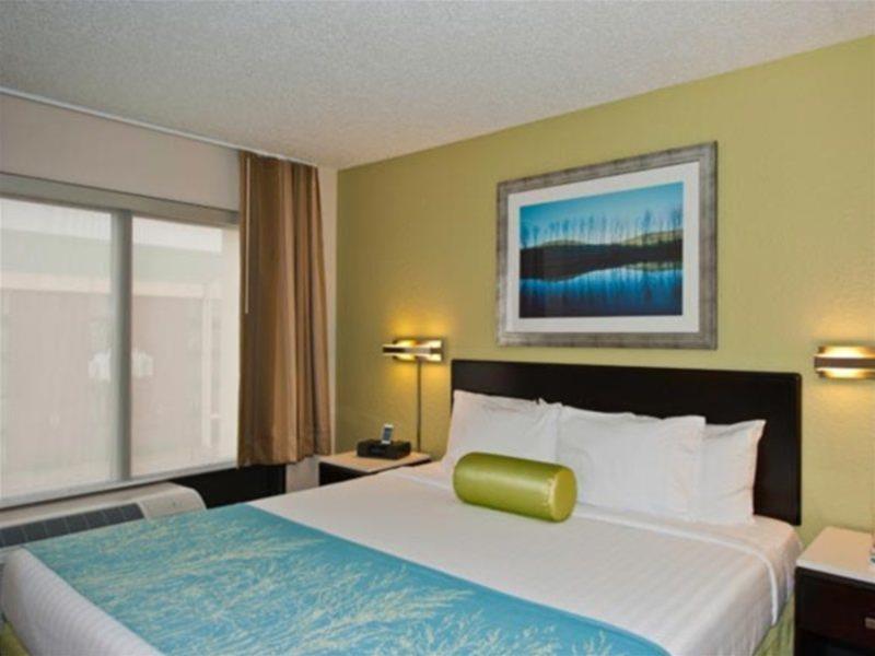 Hotel Springhill Hobby Airport 3*