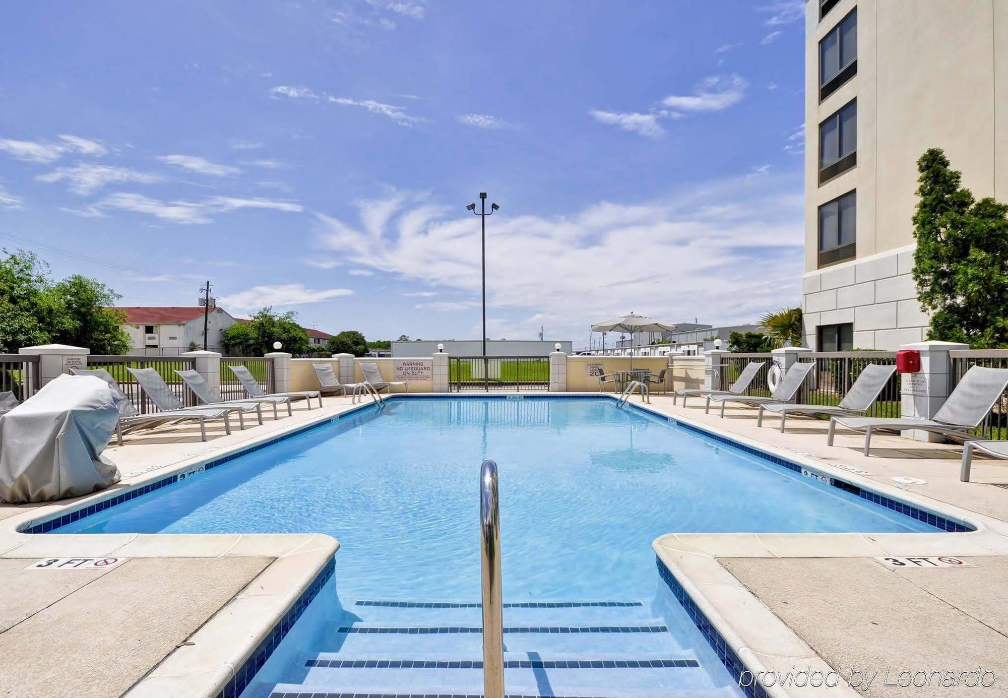 Springhill Hobby Airport 3*
