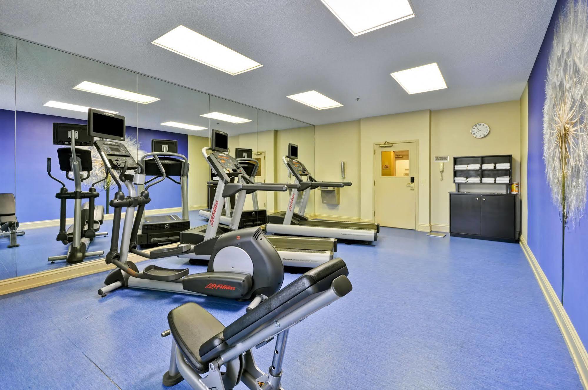 Springhill Hobby Airport Hotel 3*