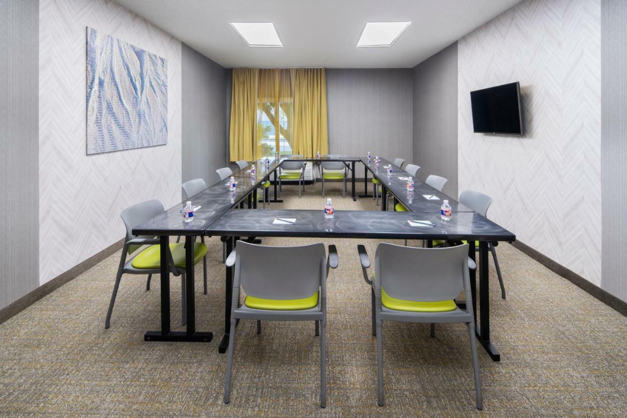 Hotel Springhill Hobby Airport 3*