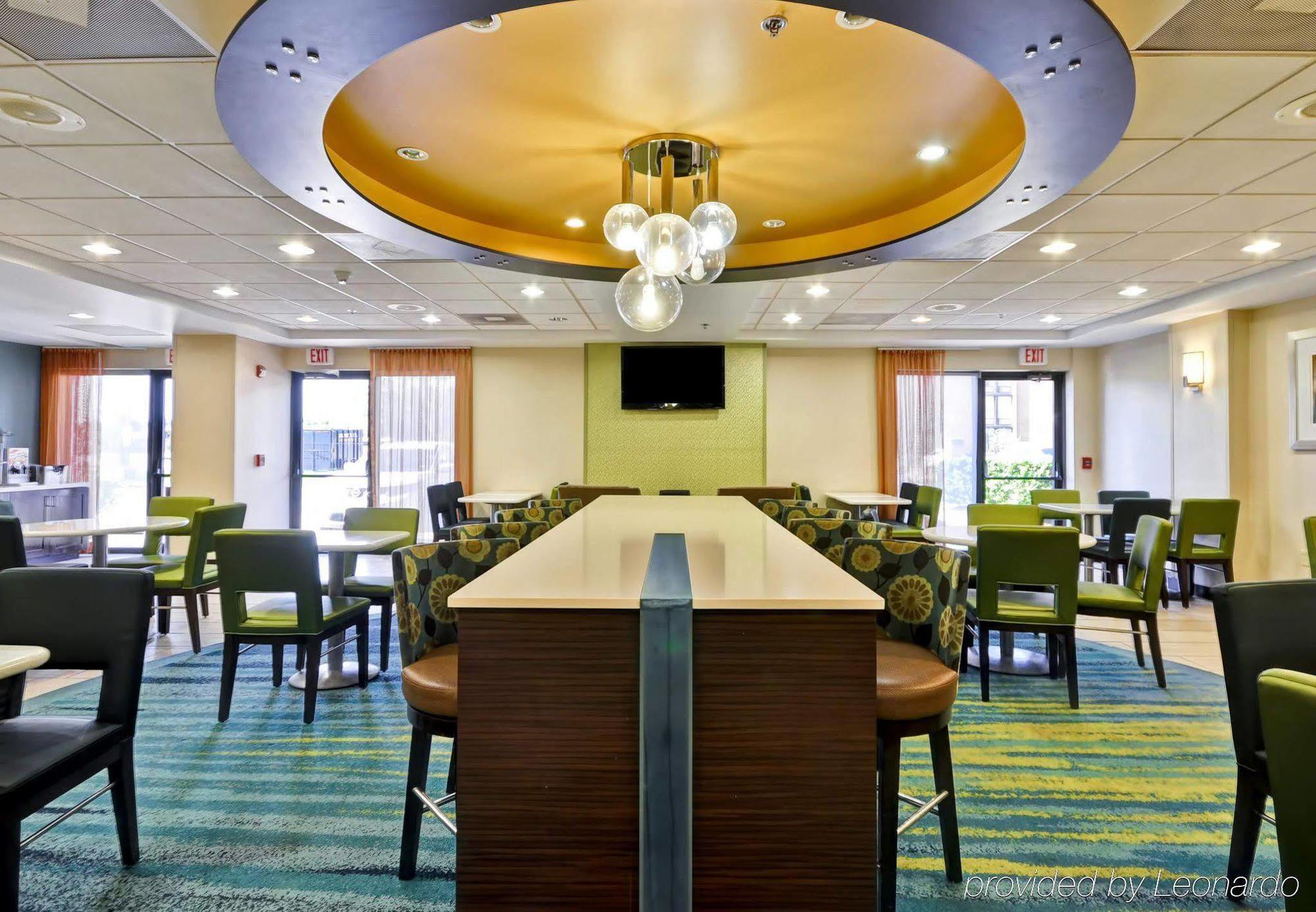 Springhill Hobby Airport Hotel 3*