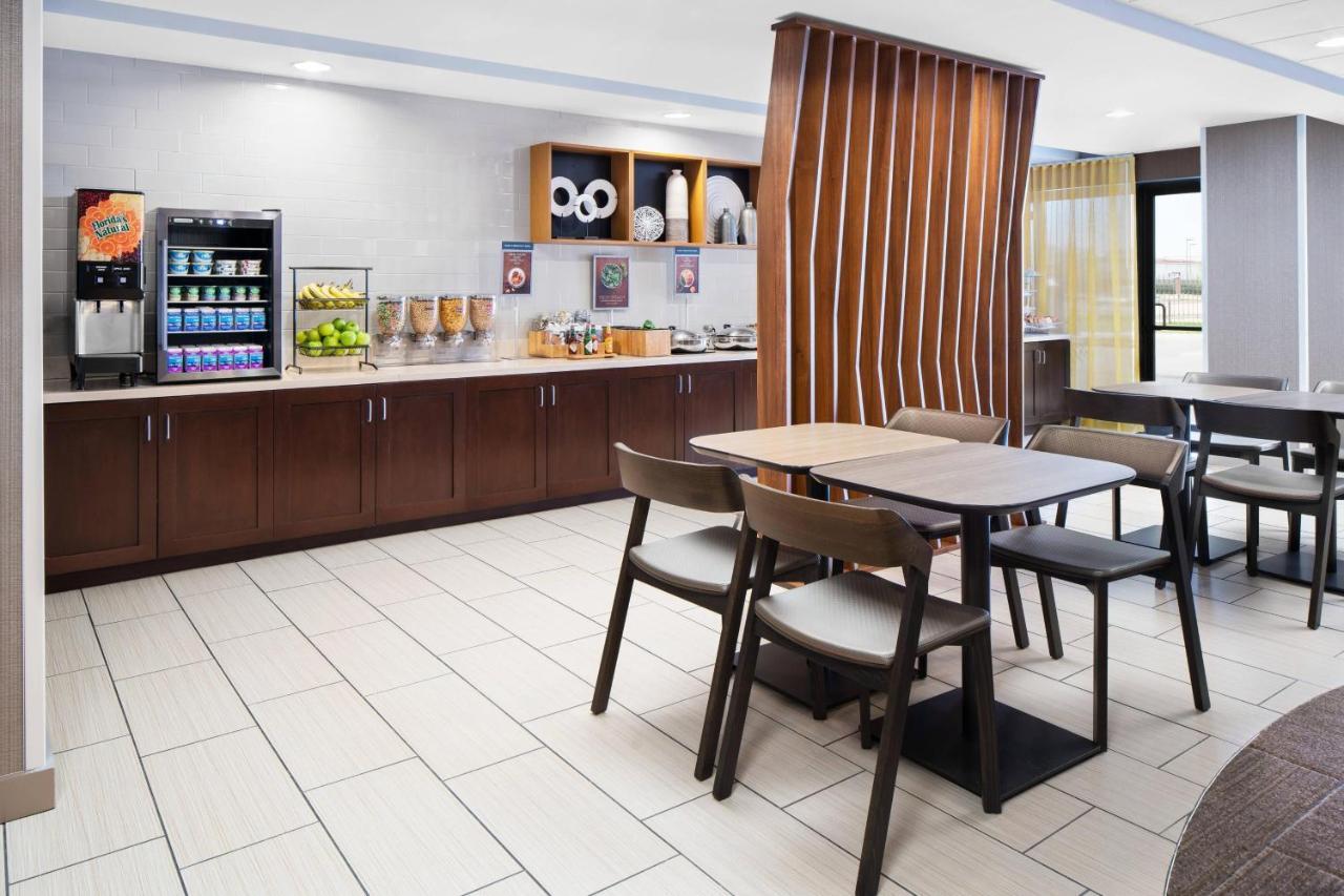 Springhill Hobby Airport 3*